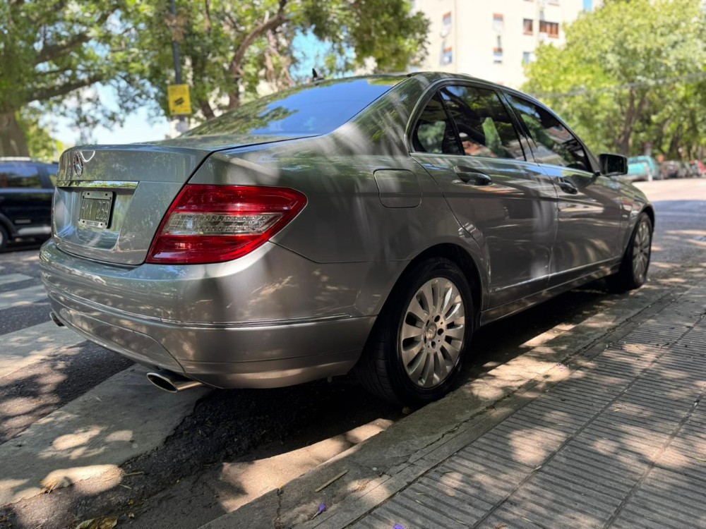 Mercedes-Benz C-Class Elegance — foto 15
